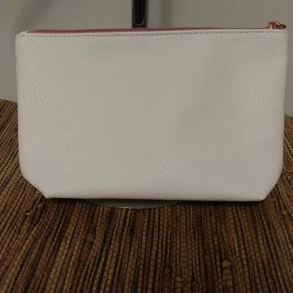 White Embossed Leather Clutch w/ Gold Heart Logo 💖 NWOT